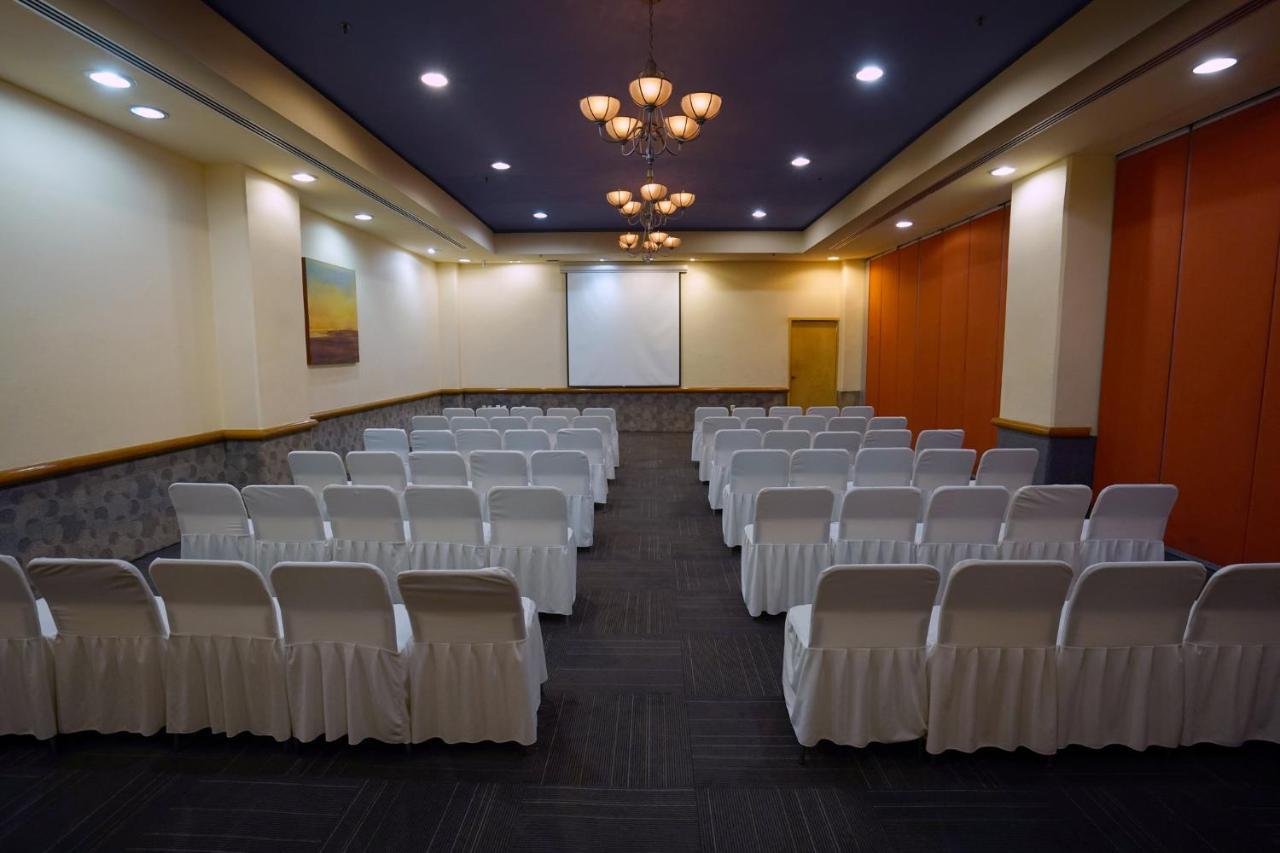 Gamma By Fiesta Americ Xalapa Nubara Exterior foto A meeting room at the hotel